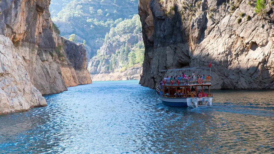 Side: Green Canyon Boat Trip & Bus Safari with Lunch - Village mosque stop: a calm culture moment in the middle of driving