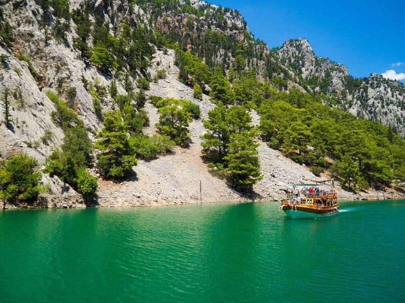 Side: Green Canyon Boat Trip with Lunch near Green Lake - Lunch with lake views: the included buffet, timing, and the steps issue