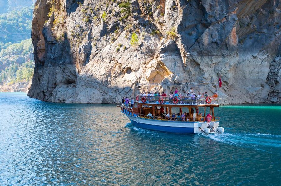 Side: Green Canyon Jeep and Boat Tour with Lunch - The off-road ride: expect dust, water fights, and standing on the road