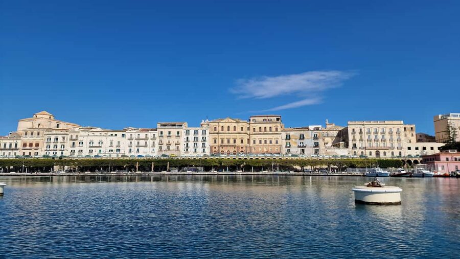 Siracusa: Ortigia & Sea Caves Boat Tour w/ Prosecco & Fruit - Your Swim Stop With Snorkeling Masks: Posidonia and Clear Water