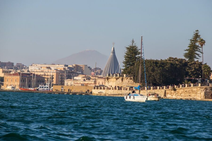 Siracusa: Ortygia Island Boat Tour with Grotto Visit - Should you book Siracusa: Ortygia Island Boat Tour with Grotto Visit?