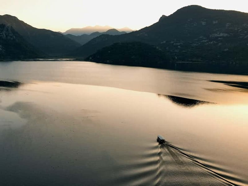 Skadar Lake: Guided Sunset Boat Tour with Wooden Boat & Wine - Fort Lesendro: the story stop with the best watching