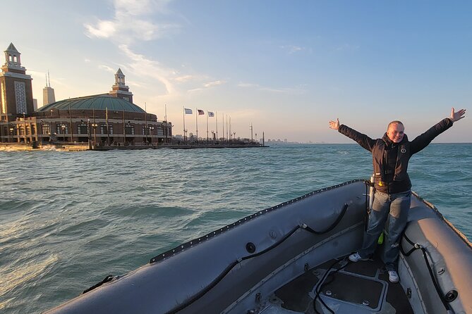 Small-Group Sightseeing Boat Tour in Chicago - Safety, Wind, and What to Pack for a Smooth Ride
