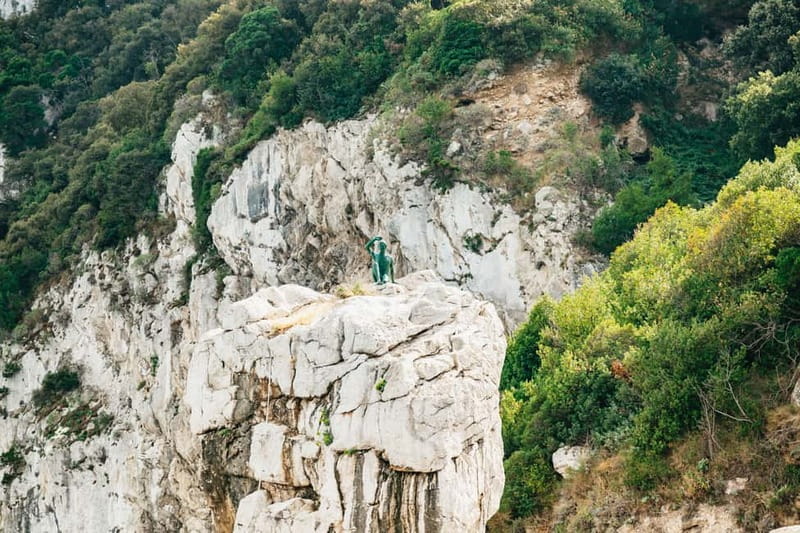 Sorrento: Coast and Capri Boat Trip with Limoncello Tasting - Grottos and rock formations: what you’ll see from the boat