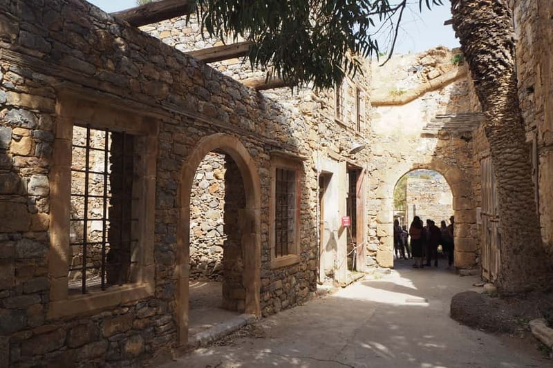 Spinalonga Boat Trip from Elounda Port - Crowds and heat: pick your departure like a local