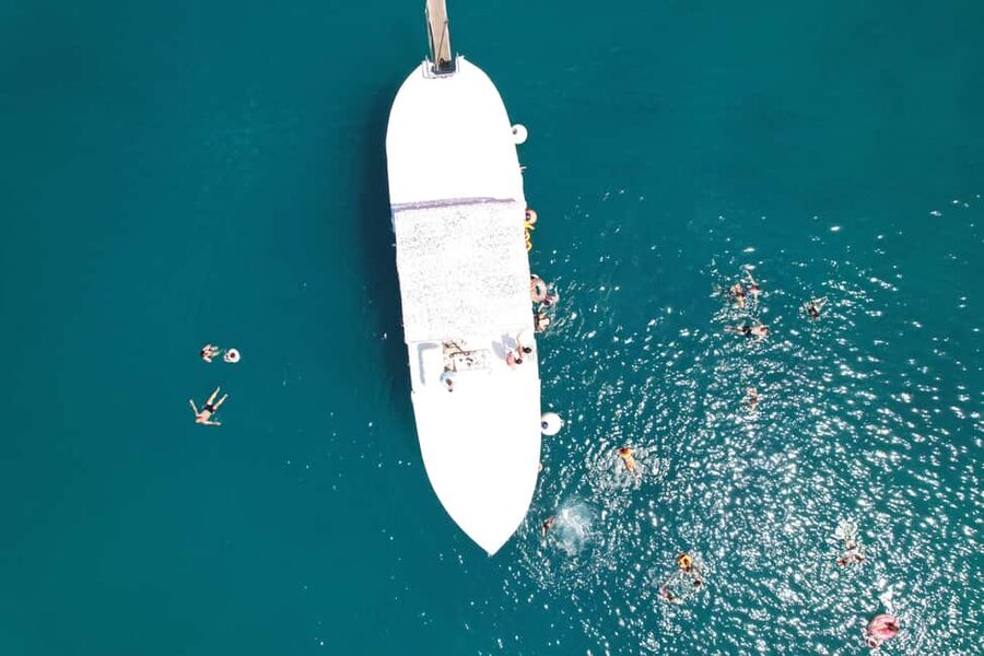 Split: Blue Lagoon&Šolta boat tour with Food&Drinks (2026) - What to Bring (So the Day Feels Like Vacation)