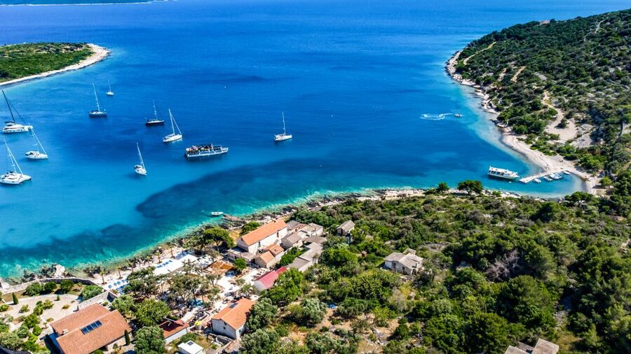 Split: Half-Day Blue Lagoon, Shipwreck, and Trogir Boat Tour - Key points to know before you go