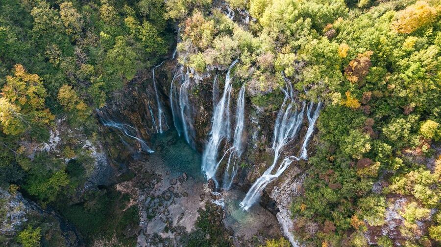 Split: Self-Guided Plitvice Lakes Day Tour with Boat Ride - Water Levels, Season Timing, and Choosing Your Route