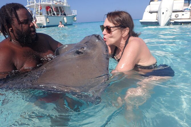 Stingray City, Star fish Point and Snorkeling Private Boat Tour - Starfish Point: easy wildlife and real beach downtime