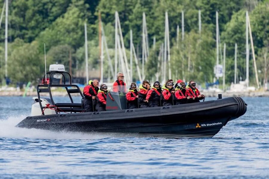 Stockholm: 2-Hour RIB Speed Boat Tour of the Archipelago - Vaxholm Fortress and the bridge approach back to Stockholm