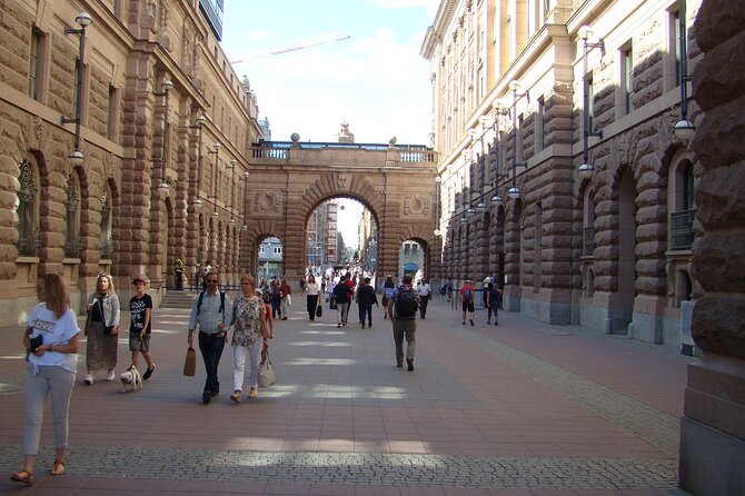 Stockholm- A Beauty On The Water: Old Town Walking Tour and Boat Trip Combined - Strömkajen and the Djurgårdsbrunn Canal Boat Trip Break