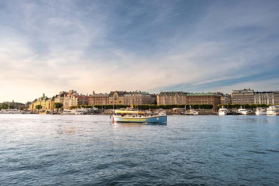 Stockholm: Guided City Sightseeing Open Electric Boat Tour - The route you’ll cover: Royal Palace frontage to the city canals