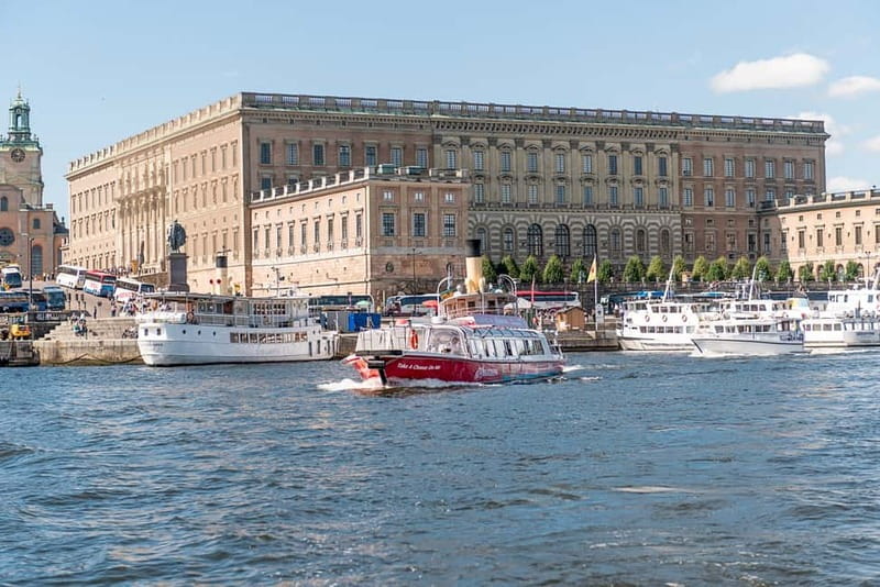 Stockholm: Royal Bridges & Canal Boat Tour with Audio Guide - Pace, Comfort, and Who This 1-Hour Cruise Fits Best