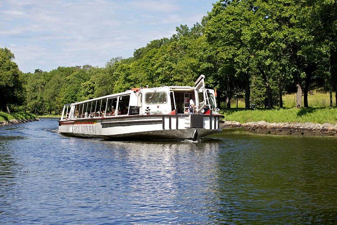Stockholm: Royal Djurgården Boat Tour - Where to sit for the best photos (and why timing matters)