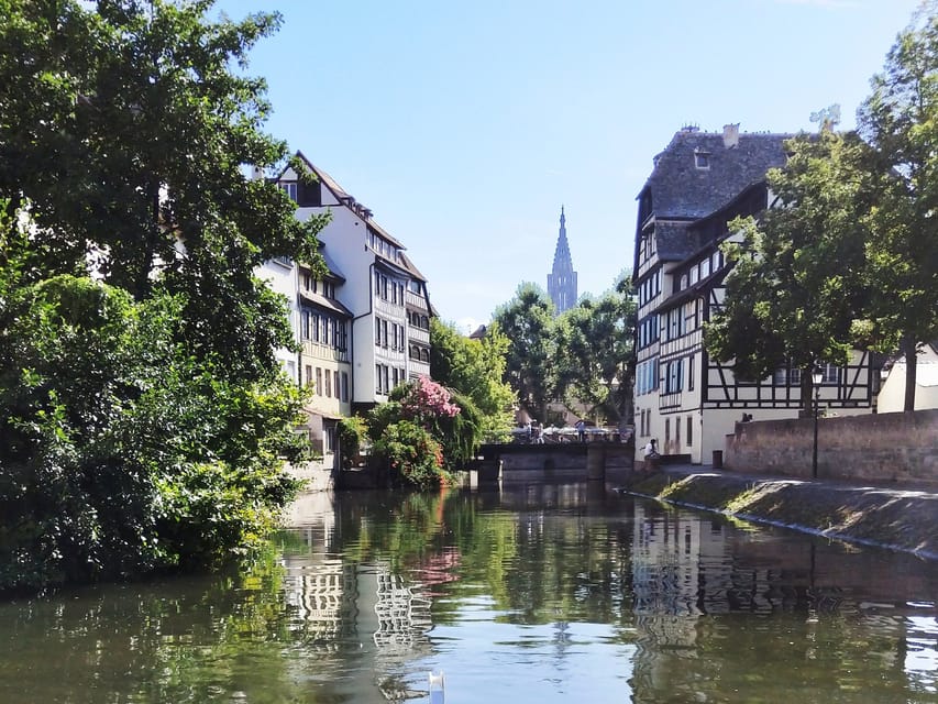 Strasbourg: Private City Sightseeing Boat Tour - Parliament Européen and the city’s modern side in the same cruise
