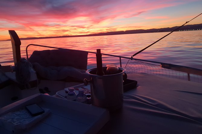 Sunset Boattrip + Tapa + Cava - Where the evening starts: Estepona’s dock vibe and meeting spot
