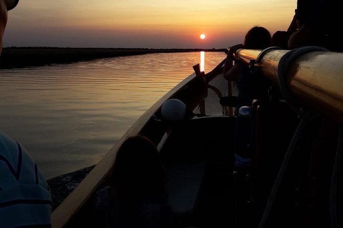 Sunset Traditional Boat Tour with Prosecco - A Sunset Boat Ride That Feels Local (Not Like a Gondola Show)