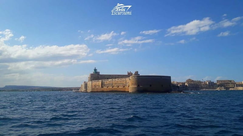 Syracuse: Boat Trip with Lunch, Wine, and Swimming Stops - Getting There: Parking, Check-In Timing, and the WhatsApp GPS Tip