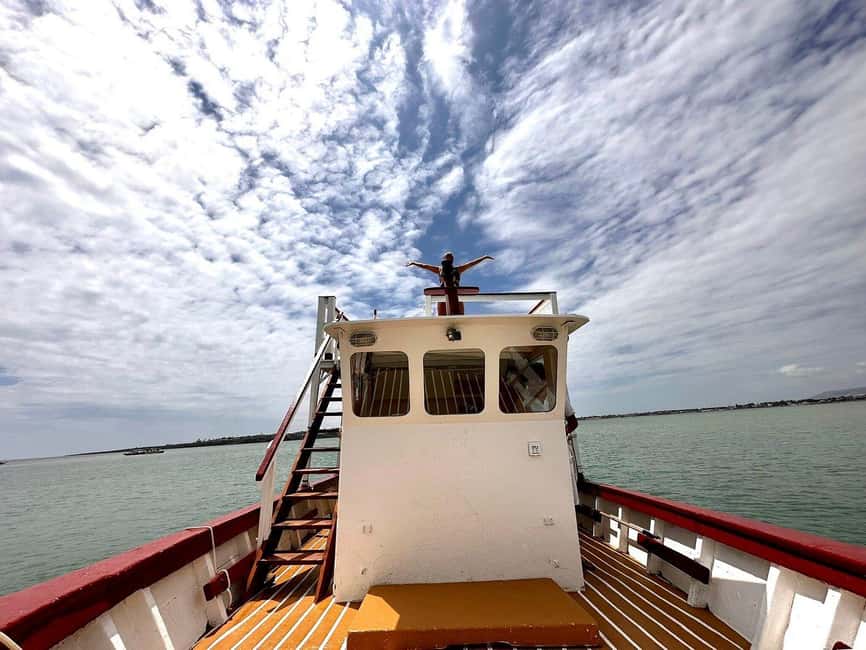 Syracuse: Boat Trip with Lunch, Wine, and Swimming Stops - Crew Style, Music Levels, and What the Boat Feels Like