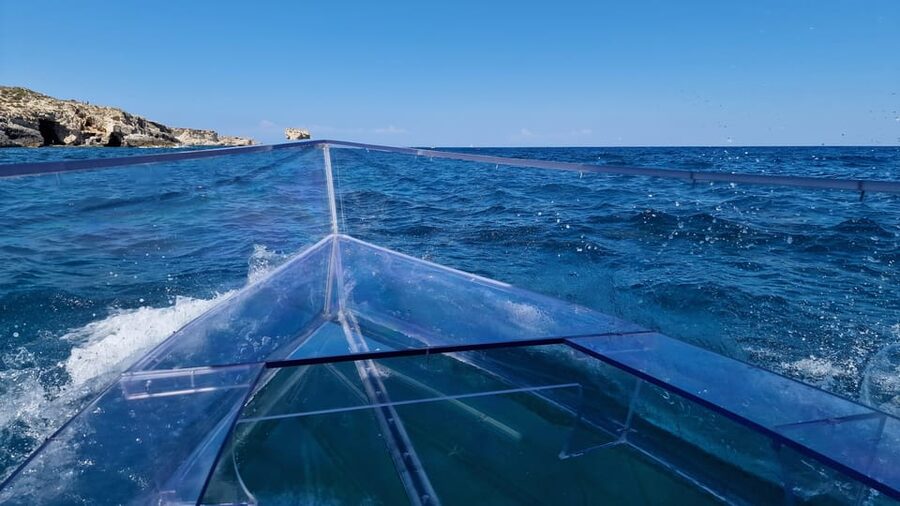Syracuse: Coast and Sea Caves Full Transparent Boat Tour - The swimming stop: when the tour becomes hands-on