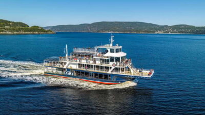 Tadoussac/Charlevoix: 3-Hour Whale Watching Boat Tour - Choosing your spot on the boat: outdoor decks vs 180-degree indoor views