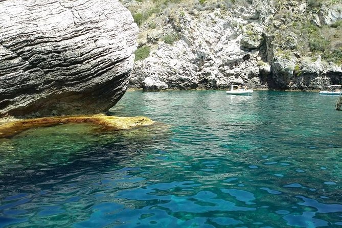 Taormina and Isola Bella Day Tour with Boat Trip from Messina - Guides and captains: what makes the day feel personal