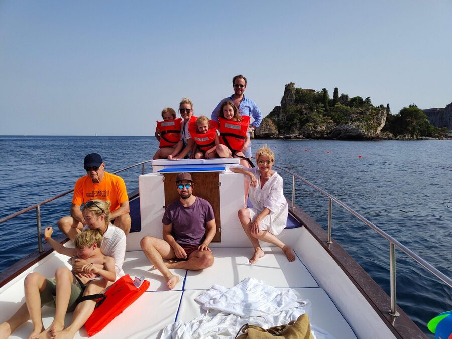 Taormina: Coastline Boat Tour with Aperitif and Snorkeling - Getting to Spisone Beach: The One Logistics Spot You Should Not Rush