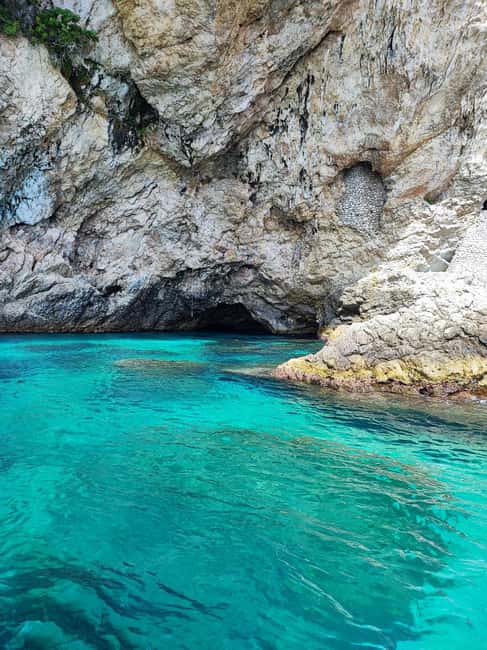 Taormina Giardini Naxos: Boat Tour with Aperitif & SwimMasks - From Giardini Naxos Port to the coast of Taormina