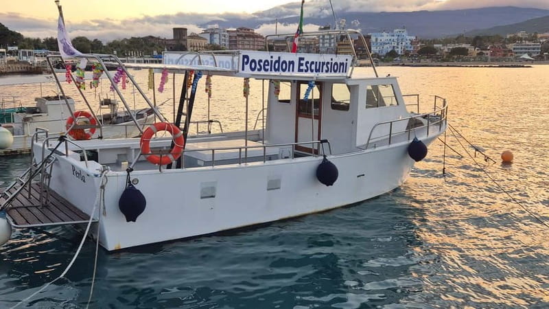 Taormina Giardini Naxos: Boat Tour with Aperitif & SwimMasks - Dolphin search at sunset: how to think about wildlife timing