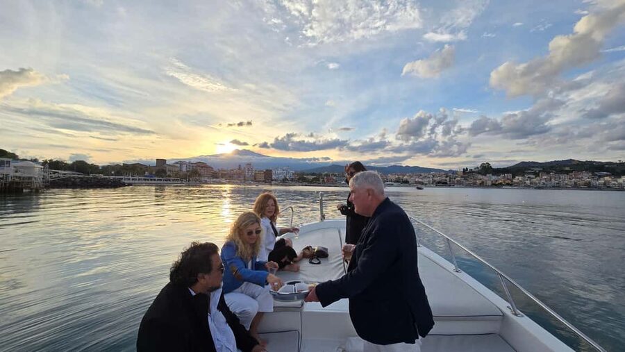 Taormina: Sunset Boat Tour with Aperitif - From Spisone to Taormina’s sea caves: how the cruise feels