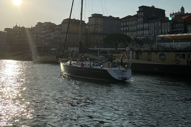 The Best Douro Boat Tour - Snacks and Drinks: What You Actually Get While Sailing