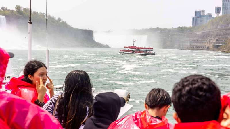 Toronto: Niagara Falls, Boat Ride & Journey Behind the Falls - Niagara Falls free time: Lunch, shopping, and choosing your own pace