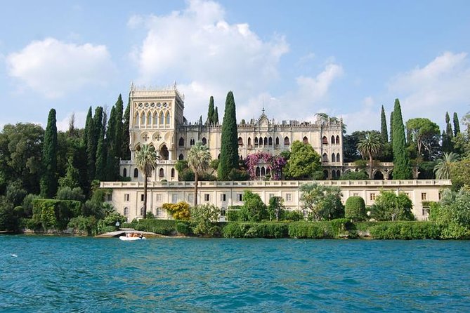 Tour in barca da Sirmione all'Isola del Garda - Private boat details: meeting point, timing, and who’s actually running it