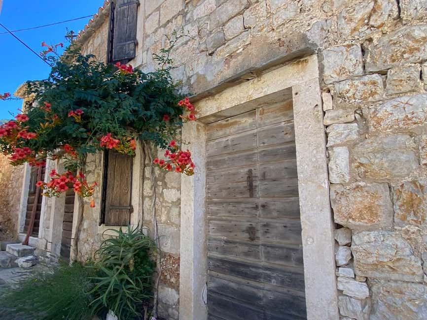 Trogir: Blue Lagoon, Maslinica, and Solinska Bay Boat Tour - Speedboat From Trogir: How the Day Flows