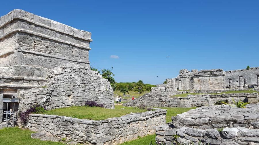 Tulum: Mayan Ruins & Sian Kaan Tour with Boat Ride and Lunch - Sian Ka’an’s boat ride and the mangrove lazy-river float