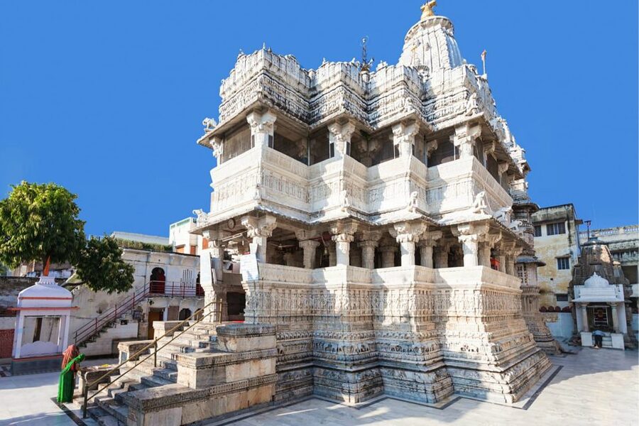 Udaipur: Full Day Private City Tour with Optional Boat Ride - Jagdish Temple: calm marble carvings with real etiquette