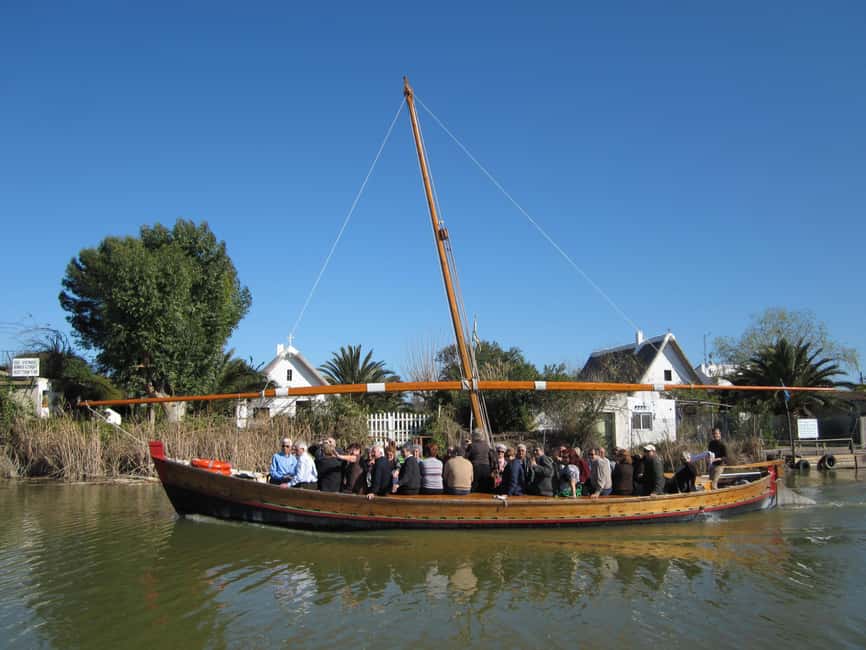 Valencia: Guided Lake Albufera Boat Ride and Barraca Tour - Timing, sun, and clothing: small choices that make a big difference