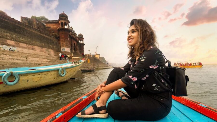 Varanasi & Sarnath: Full-Day Tour with Ganges Boat Ride - Navigating Varanasi’s ghats and old-city lanes (without turning it into chaos)