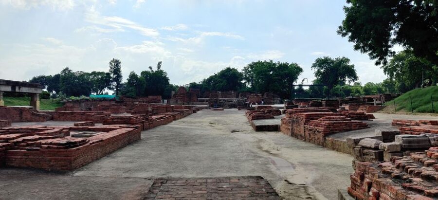 Varanasi & Sarnath: Full-Day Tour with Ganges Boat Ride - Price and logistics: is $55 good value for a 10-hour day?