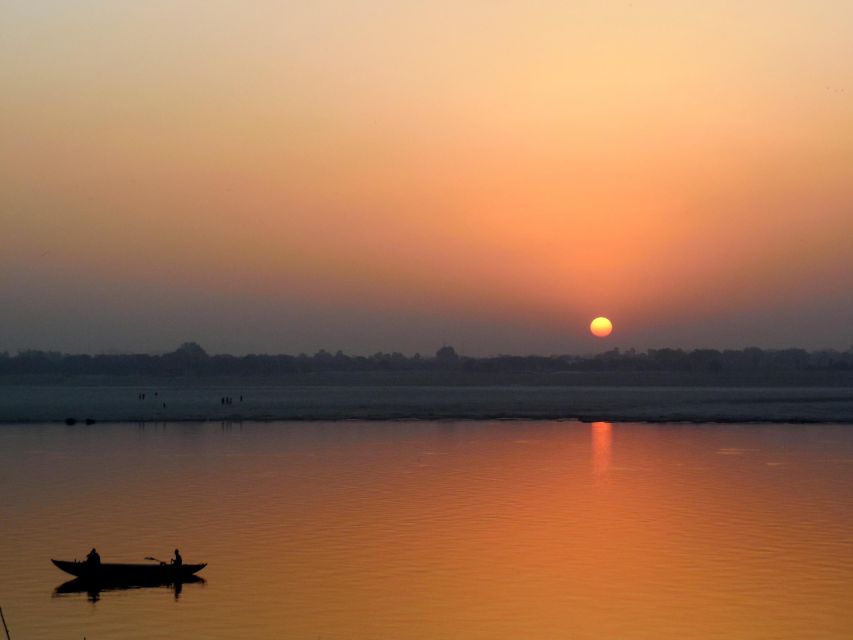 Varanasi: Sunrise Boat Tour with Arti Ceremony - Sunrise on the Ganges: why this combo is so effective