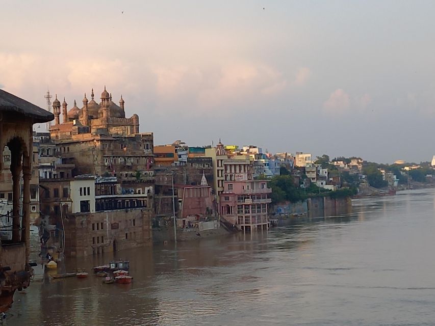 Varanasi: Sunrise Boat Tour with Arti Ceremony - Meeting at Palace on Ganges and finding your way fast