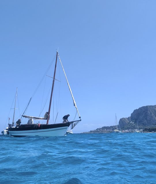 Vela Boheme ~ Vintage Sicilian Boat Tour - 4 hours in Palermo Gulf waters: how the timing usually plays