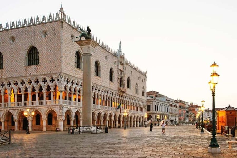 Venice: 1-Hour Panoramic Boat Tour - Giudecca Canal and Palladian churches: where the architecture gets real
