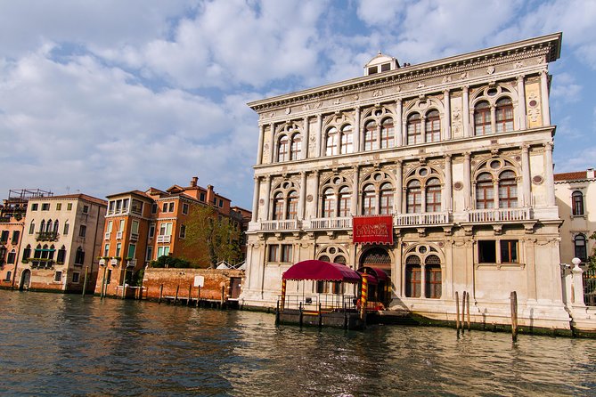 Venice Boat Tour on Grand Canal with Local Guide - Headsets and Guide Style: How the Narration Works in Real Life