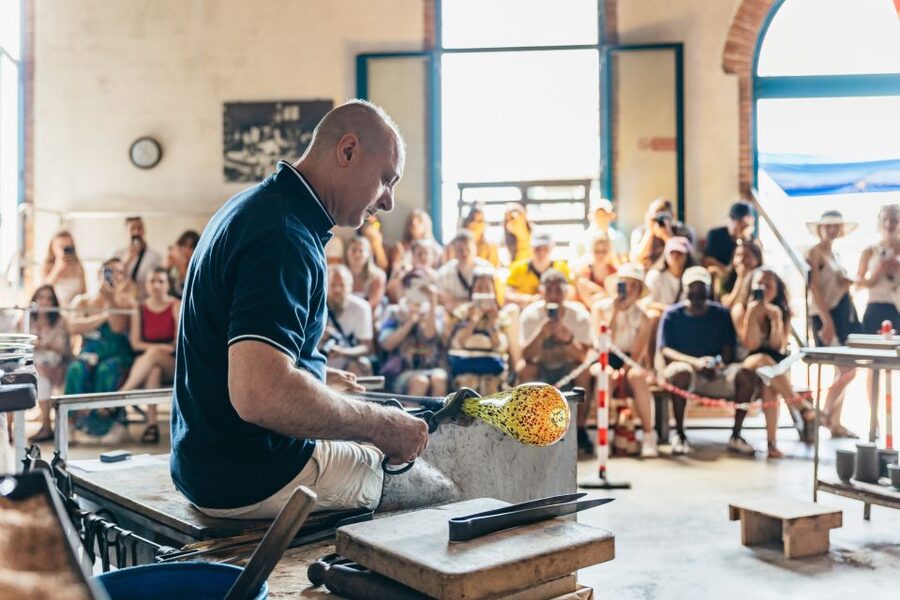 Venice: Burano, Torcello & Murano Boat Tour w/Glassblowing - Finding the meeting point and getting to the boat fast