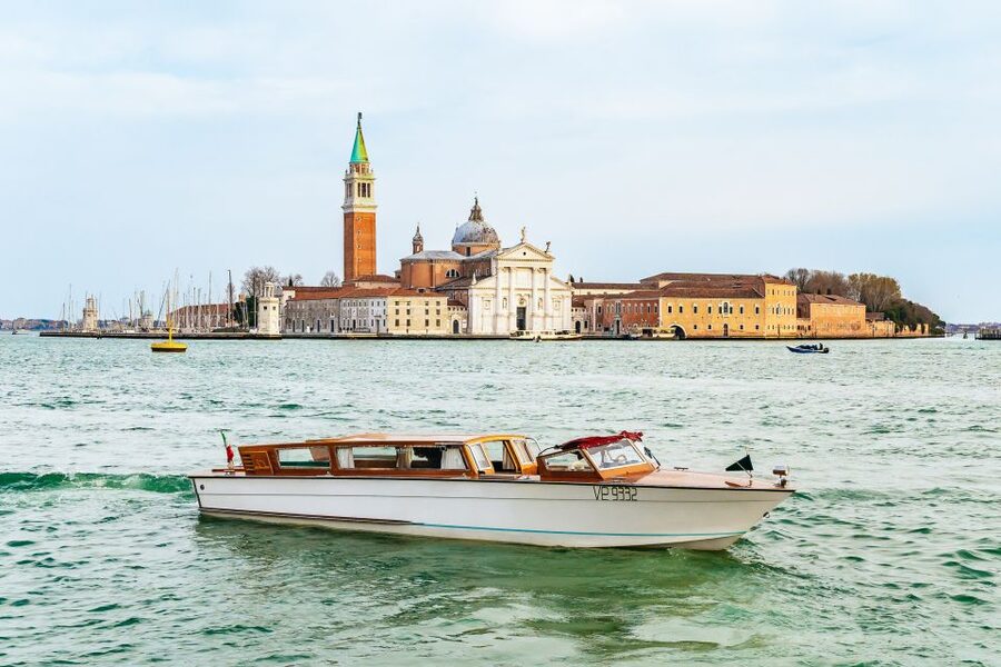 Venice: Grand Canal Boat Tour - International Venice Moments: Fondaco dei Tedeschi and More
