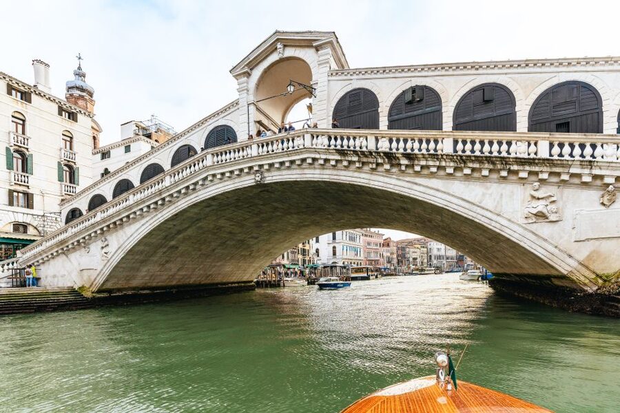 Venice: Grand Canal Boat Tour - Where You Board Near St. Mark’s: The Alilaguna Ticket Office