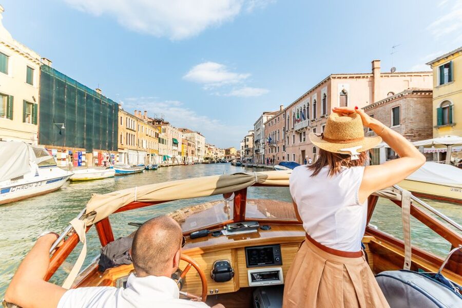 Venice: Grand Canal Private Boat Trip - Grand Canal highlights: Rialto, Ca d’Oro, and the Accademia views