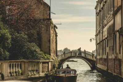 Venice: Guided boat tour to Murano and glassblowing - Meeting point near San Zaccaria: how to find the right start