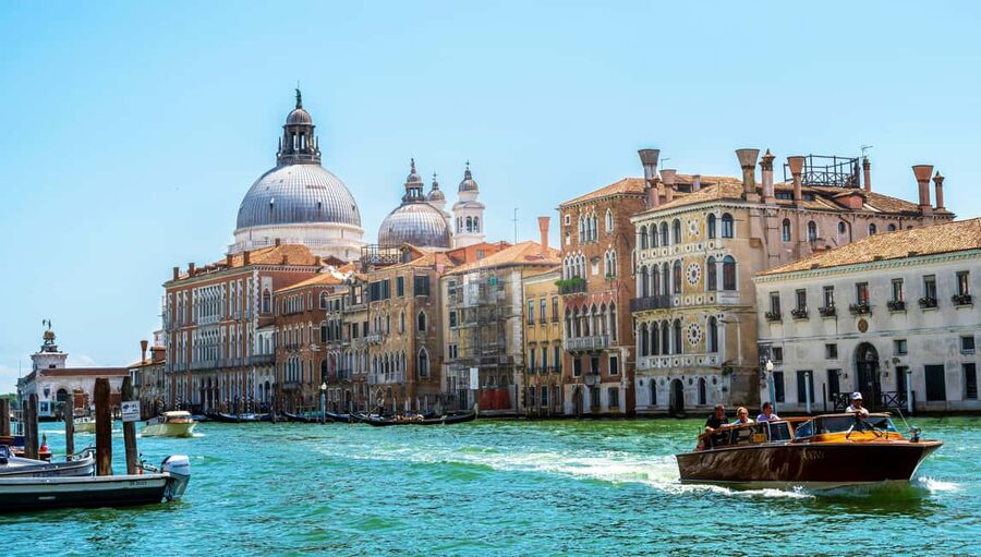 Venice: Guided boat tour to Murano and glassblowing - Who this tour is best for (and who should skip it)